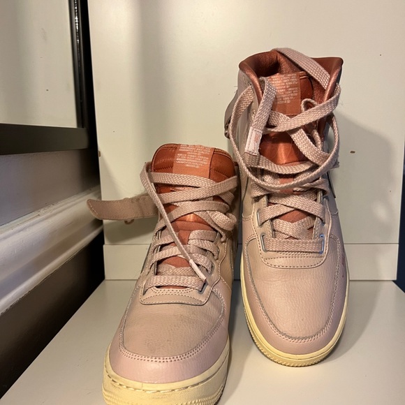 Limited edition womens Nike Air Force 1s - Picture 2 of 4